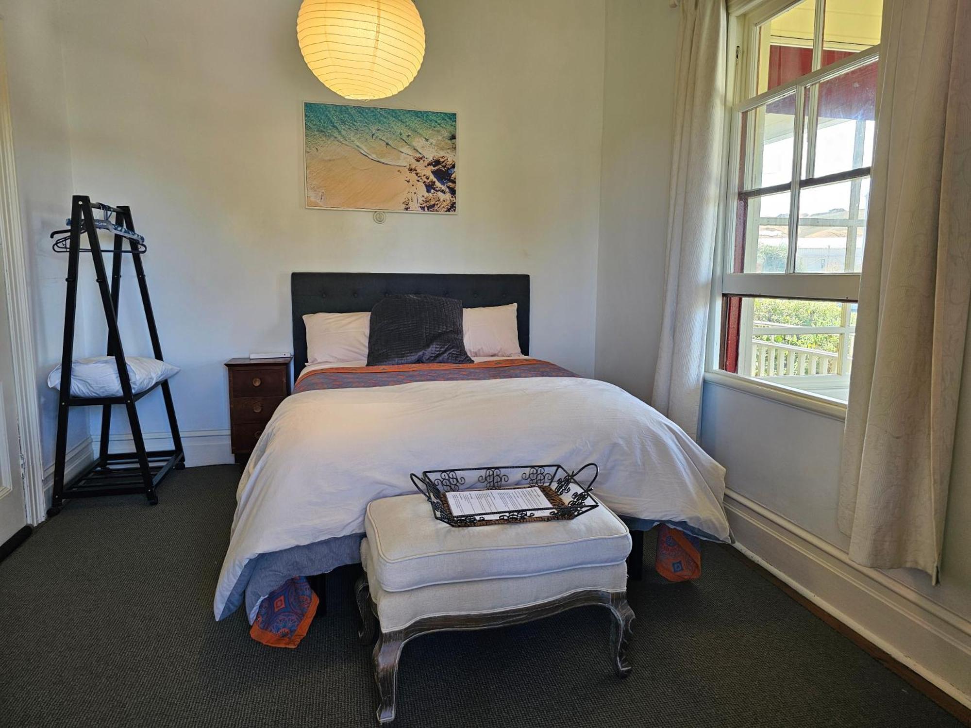 Brony'S Beachfront-Short And Long Term Stays Porirua Exterior photo