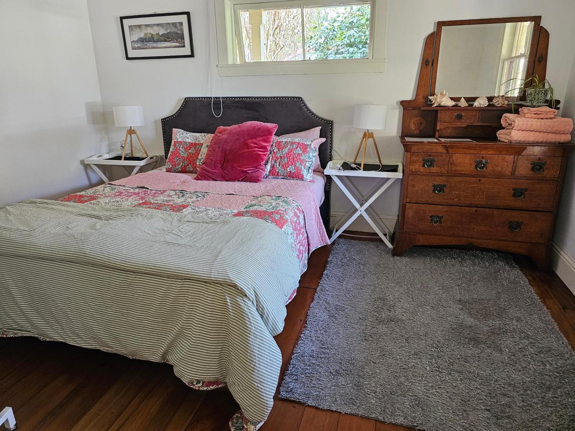 Brony'S Beachfront-Short And Long Term Stays Porirua Room photo