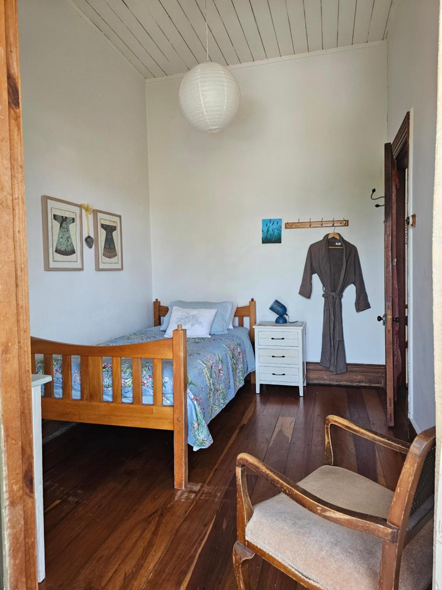 Brony'S Beachfront-Short And Long Term Stays Porirua Exterior photo