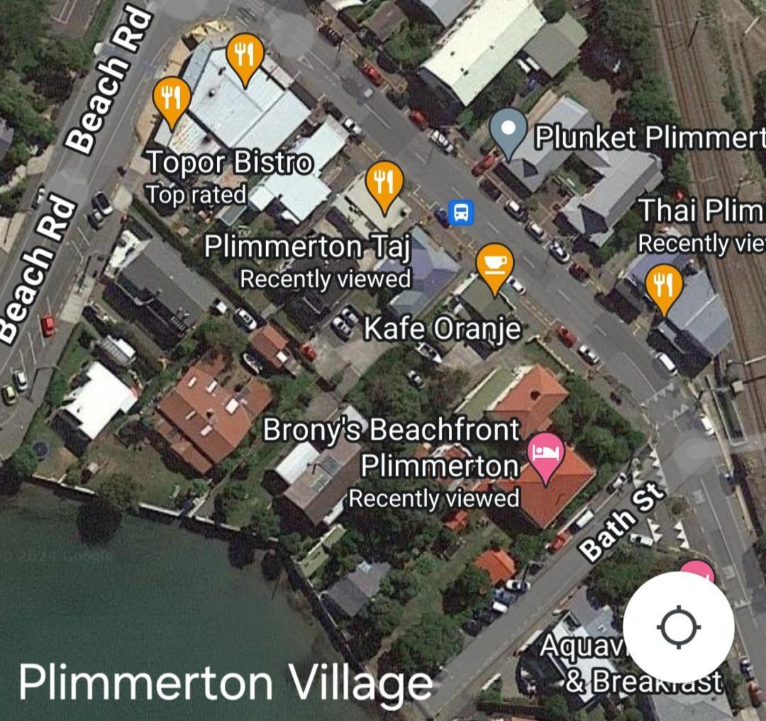 Brony'S Beachfront-Short And Long Term Stays Porirua Exterior photo